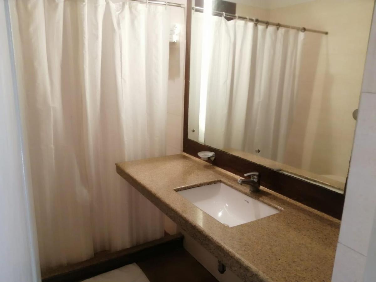 Kingston Resort Канпур Экстерьер фото