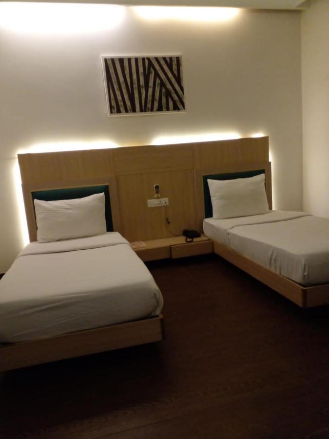 Kingston Resort Канпур Экстерьер фото