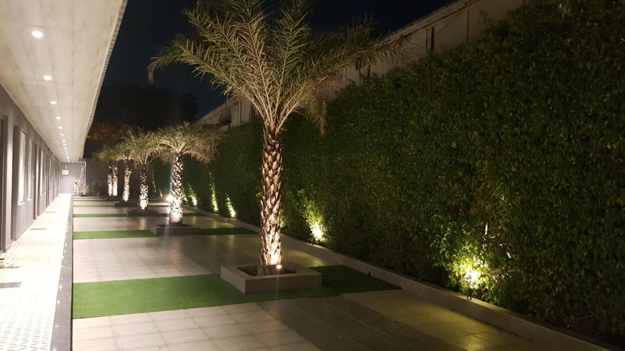 Kingston Resort Канпур Экстерьер фото