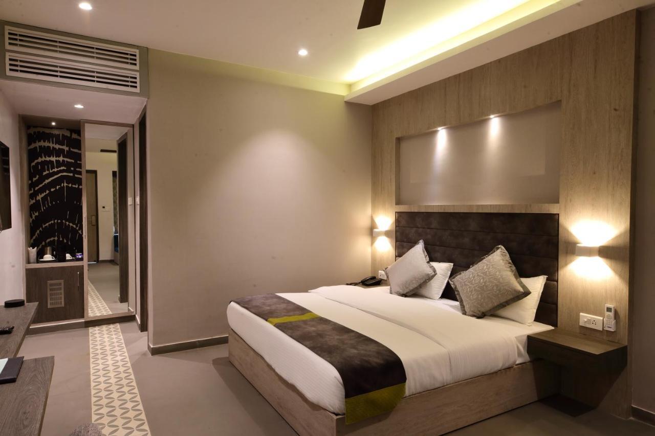 Kingston Resort Канпур Экстерьер фото