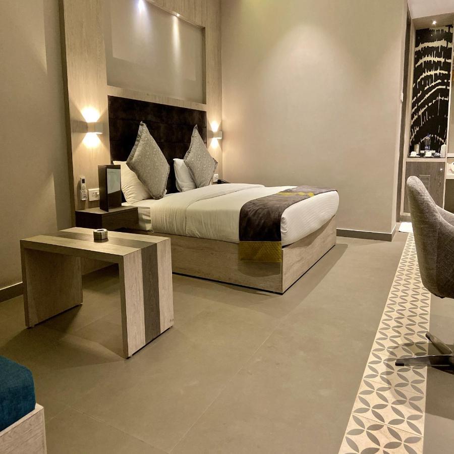 Kingston Resort Канпур Экстерьер фото