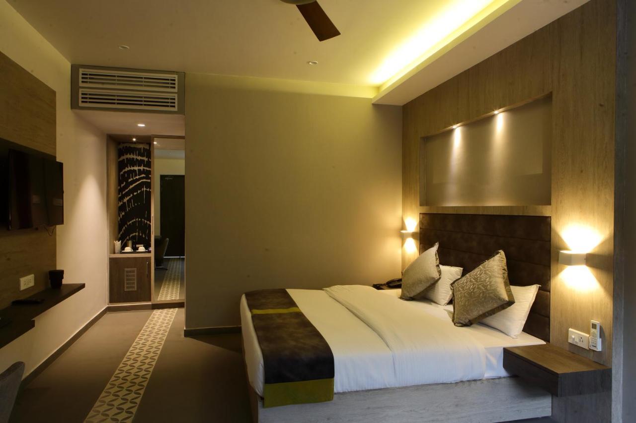 Kingston Resort Канпур Экстерьер фото
