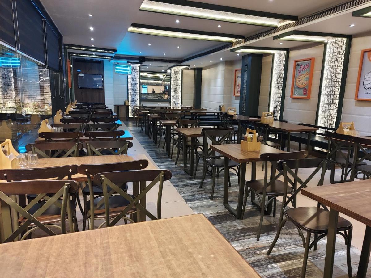 Kingston Resort Канпур Экстерьер фото